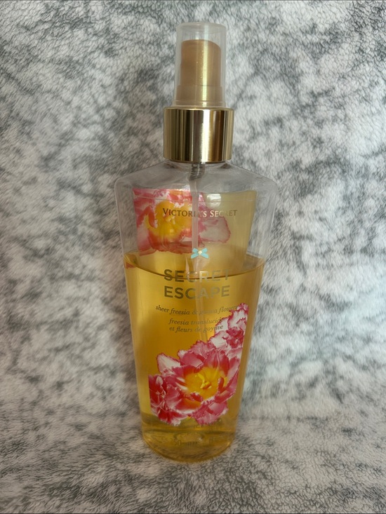 Victoria's Secret Other - Victoria's Secret “Secret Escape” Body Mist